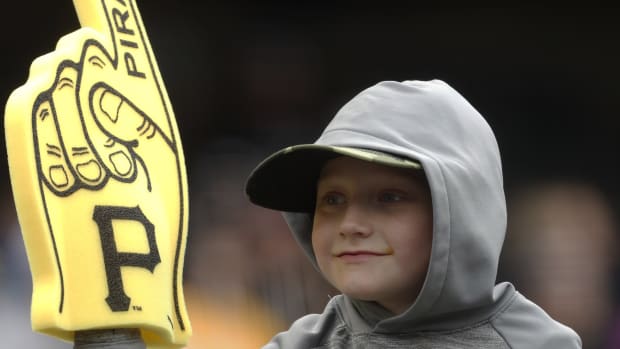 PiratesFanFoamFinger